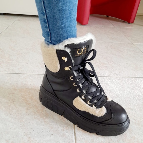 CASADEI 🇮🇹 WOMEN'S BLACK SOFT LEATHER WHITE MERINO FUR WINTER FASHION BOOTIE - Picture 10 of 12